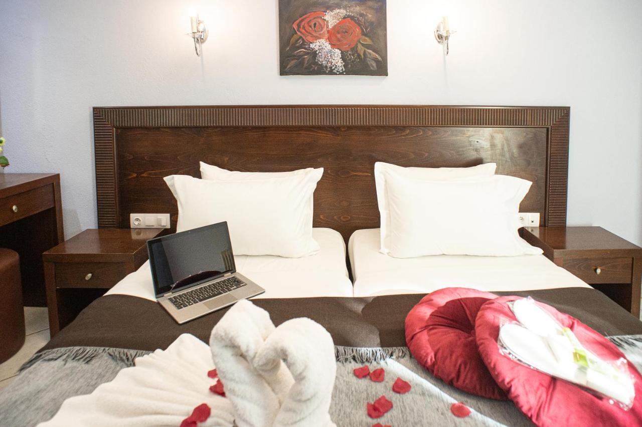 Hotel Pithari Agia Triada  Bagian luar foto